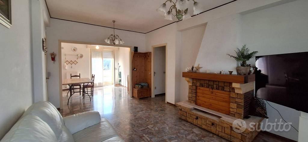 Appartamento di 90 m² con 5 locali e box auto a An