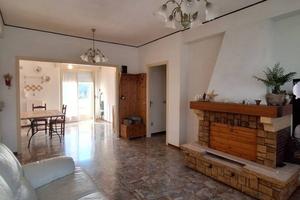 Appartamento di 90 m² con 5 locali e box auto a An