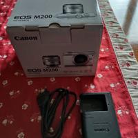 Canon EOS M200 mirrorless + treppiede Manfrotto 