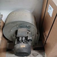 Motore con ventola per aspiratore