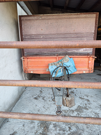 Rimorchio agricolo ribaltabile