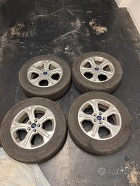 pneumatici invernali set. Cerchi inclusi