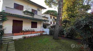 Villa di 150 m² con 5 locali e box auto a Cervia