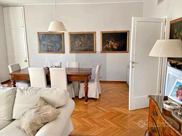 Elegante appartamento arredato in Guastalla, Milan