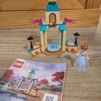 Lego Disney 43198 il cortile del castello di Anna 