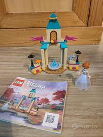 Lego Disney 43198 il cortile del castello di Anna 