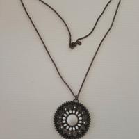 Collana con medaglione 