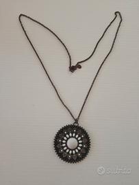 Collana con medaglione 