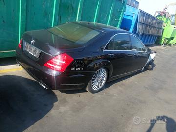 Mercedes bens s 642930 2011 w221 per ricambi