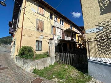 CASA SEMINDIPENDENTE A SALE MARASINO