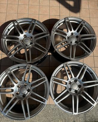 Set 4 Cerchi in Lega 19" AUDI / VAG - 8.5Jx19 ET45