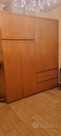Armadio in legno da camera