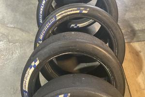 Slick per auto di varie misure