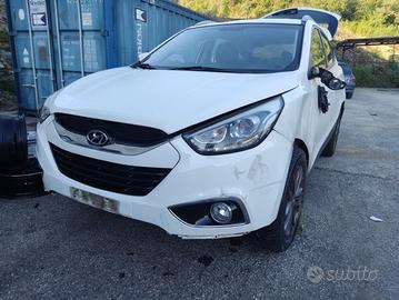 Ricambi HYUNDAI IX35 4X4 1995cc diesel 2014
