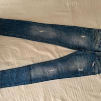 Jeans Bershka, modello skinny a vita bassa