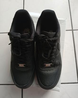 Nike air force 1 07 nere 42,5