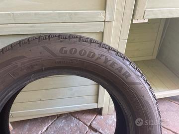 4 Pneumatici invernali Good Year