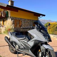 Kymco ak 550