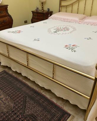 Letto matrimoniale in ottone, struttura