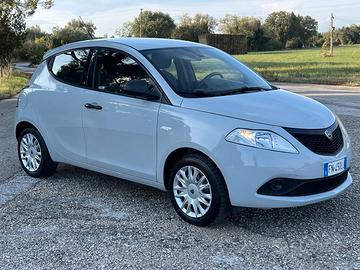 Lancia Ypsilon 1.2 69 CV 5 porte GPL Ecochic Silve