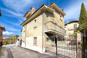 VILLA SINGOLA A L'AQUILA