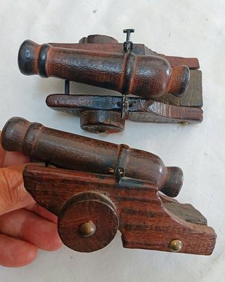 Coppia di cannoni in legno vintage 