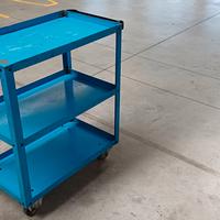 Carrello con ruote