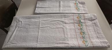 Set Asciugamani (viso+ospite) ricamati punto croce