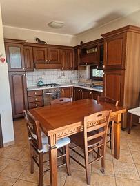 cucina completa di elettrodomestici