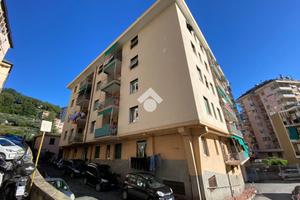 4 LOCALI A GENOVA