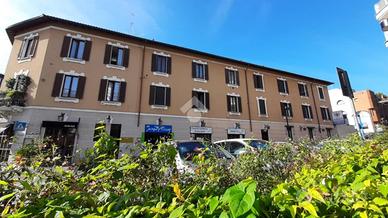 4 LOCALI A SENAGO
