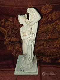 statua in gesso che raffigura la Venere Callipigia