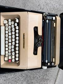 Macchina da scrivere Olivetti lettera 35