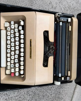 Macchina da scrivere Olivetti lettera 35