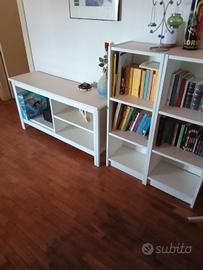 piccola libreria   e tavolo basso da divano 