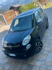FIAT 500L del 2017 con tetto panoramico km 100000