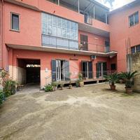 CASA DI CORTE A SUCCIVO