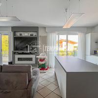 VILLETTA TERRA CIELO CON GIARDINO