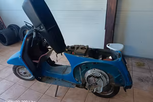 vespa cosa 200 versione 1 NO motore