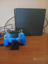 playstation 4+2 joystick e un carica joystick