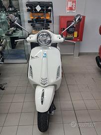 Piaggio VESPA primavera 50 bianca 