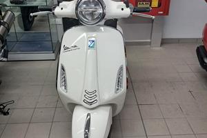 Piaggio VESPA primavera 50 bianca 