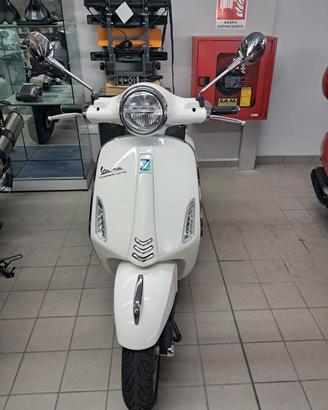 Piaggio VESPA primavera 50 bianca 