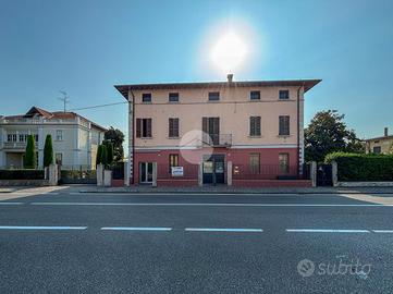 NEGOZIO A BAGNOLO MELLA