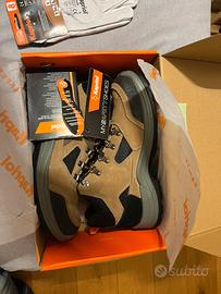 Scarpe da lavoro e guanti