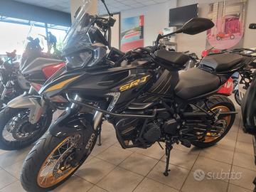 Qj Motor SRT 900 SX + tris borse in promozione