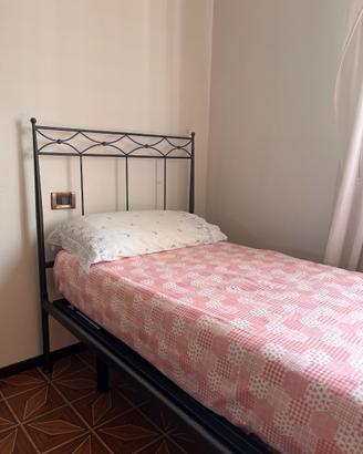 Letto singolo con materasso e rete ortopedica