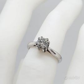 COD.21.26 ANELLO SOLITARIO ORO BIANCO 18K 750