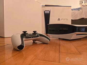 Playstation PS5 Fat 825 GB con disco ottico.