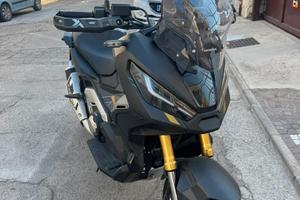 Honda x-adv 750 2024 1700 km